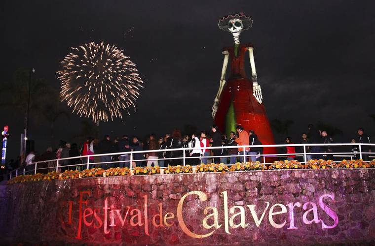 Calaveras festival Francia Aguascalientes Hotel
